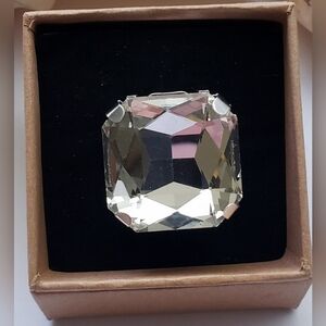 💥4/$10  Elegant Silver-Toned Crystal Jewelry Piece